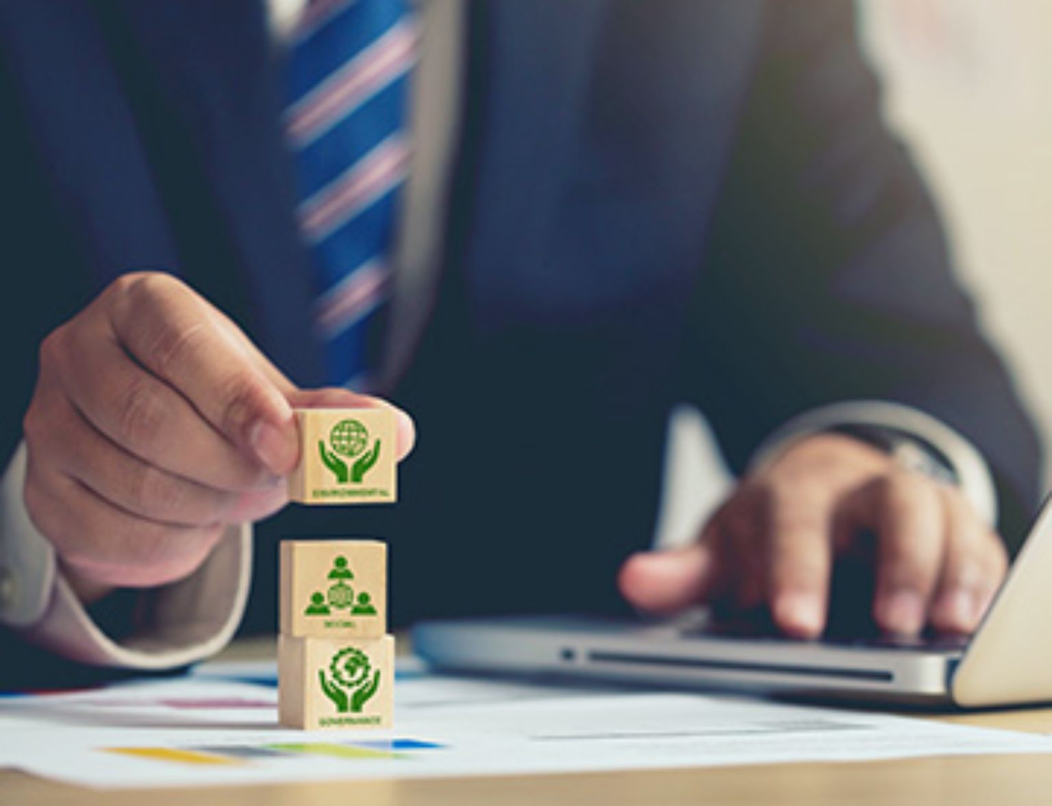 Blog Teaser - ESG (Environmental, Social, Governance) aus dem Artikel ESG-Berichte: mehr Transparenz bei der Nachhaltigkeit von Finanzprodukten