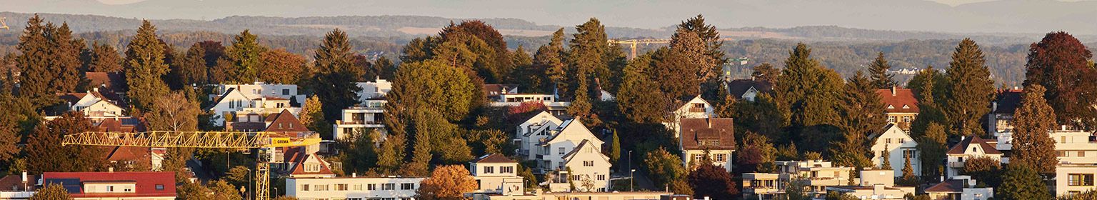 PageEnd - Häuser mit Bäumen